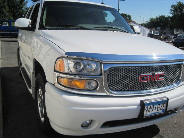 GMC Yukon 2005 photo 1