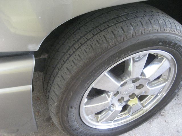 GMC Yukon 2005 photo 11