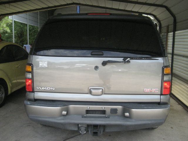 GMC Yukon 2005 photo 14