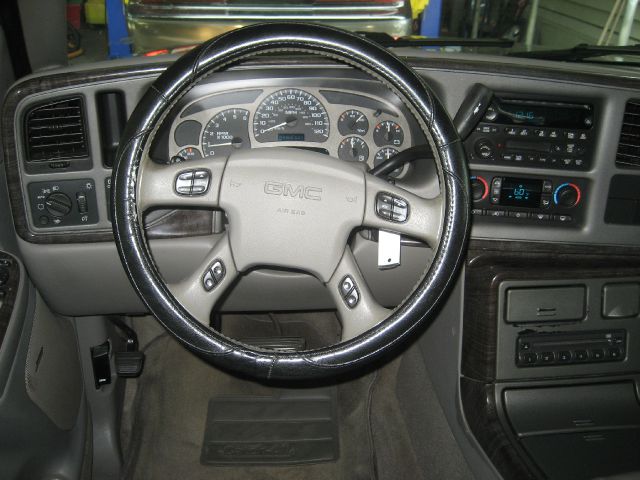 GMC Yukon 2005 photo 24
