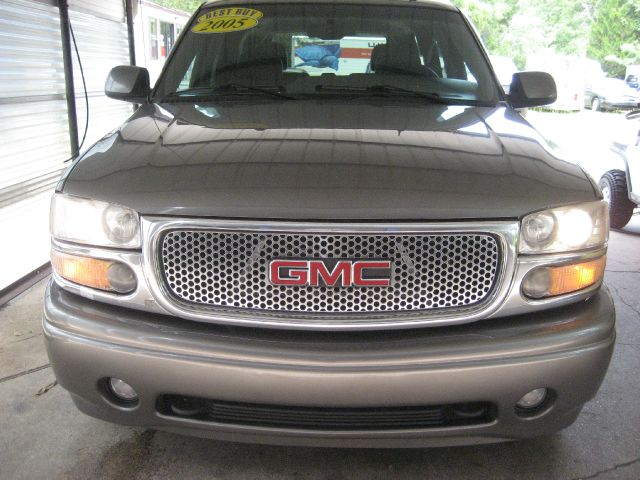 GMC Yukon 2005 photo 4
