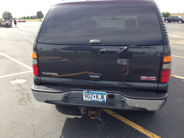GMC Yukon 2006 photo 2