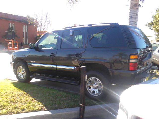 GMC Yukon 2006 photo 2