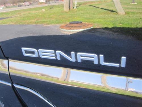 GMC Yukon 2006 photo 2