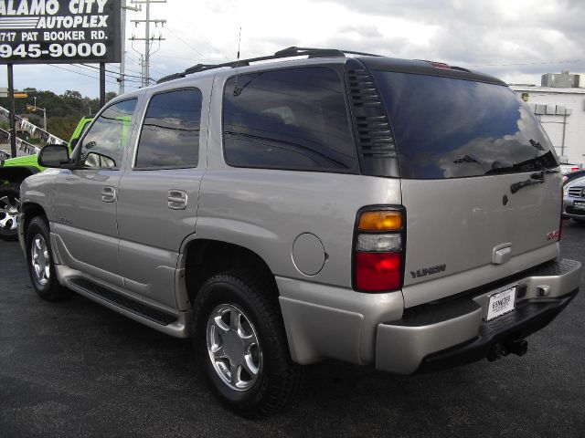 GMC Yukon 2006 photo 1