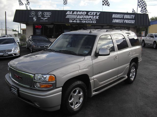 GMC Yukon 2006 photo 2