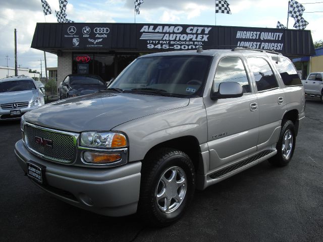 GMC Yukon 2006 photo 4