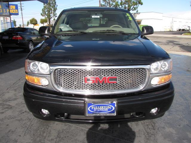 GMC Yukon 2006 photo 2