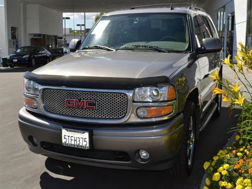 GMC Yukon 2006 photo 2