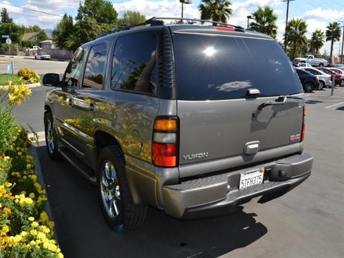 GMC Yukon 2006 photo 3