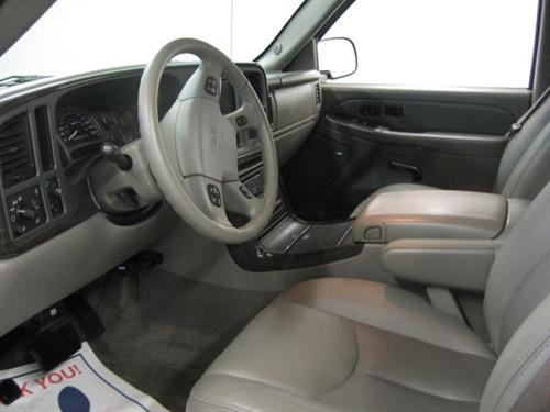 GMC Yukon 2006 photo 2