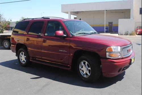GMC Yukon 2006 photo 2