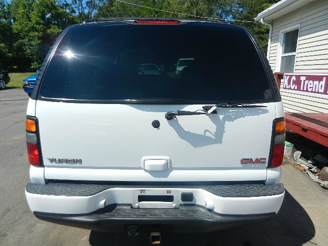 GMC Yukon 2006 photo 4