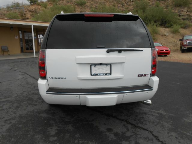 GMC Yukon 2007 photo 2