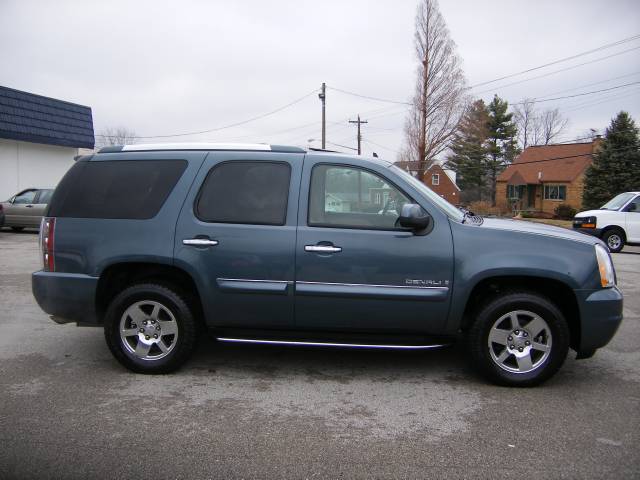 GMC Yukon 2007 photo 2
