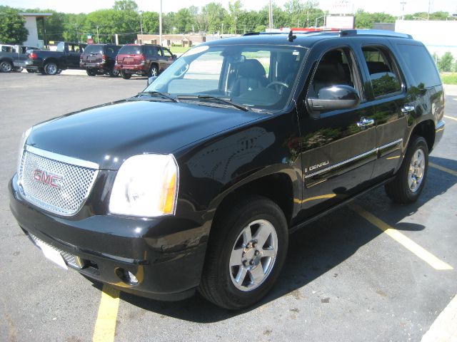 GMC Yukon EX - DUAL Power Doors SUV