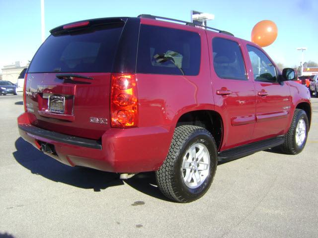 GMC Yukon 2007 photo 2