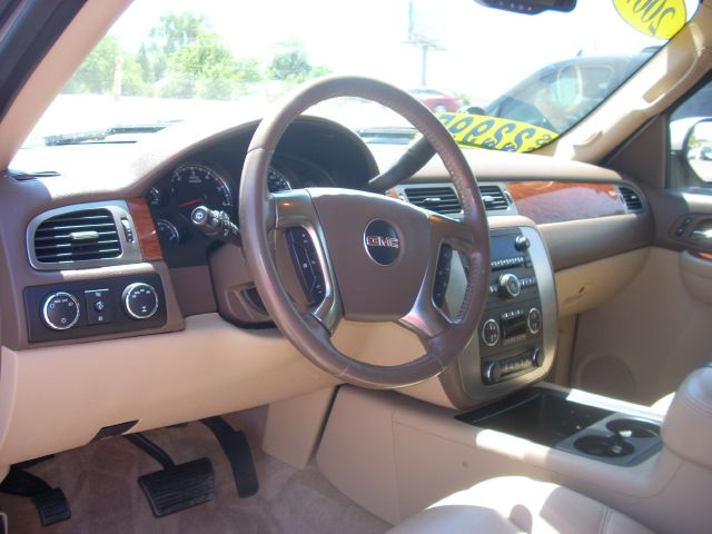 GMC Yukon 2007 photo 14