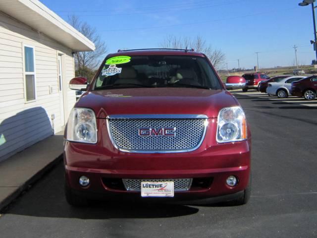 GMC Yukon 2007 photo 2