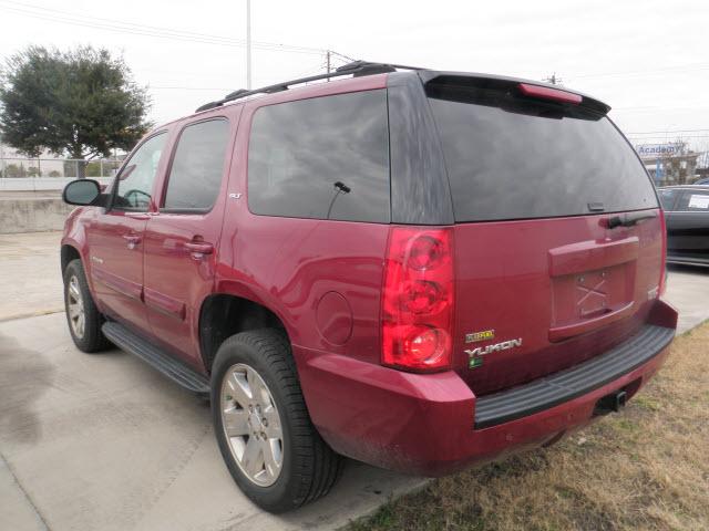 GMC Yukon 2007 photo 2