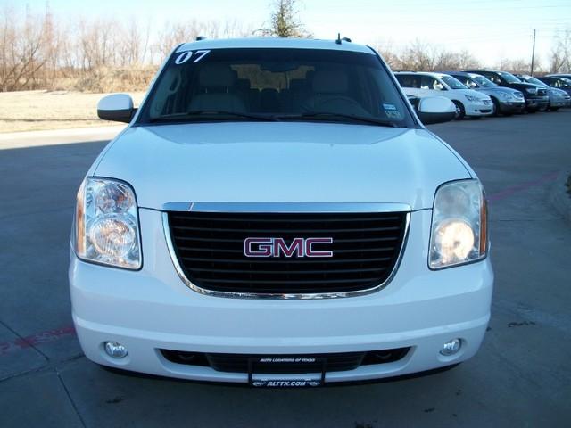 GMC Yukon 2007 photo 2