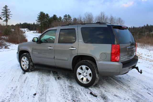 GMC Yukon XL Denali AWD SUV