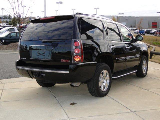 GMC Yukon 2007 photo 4