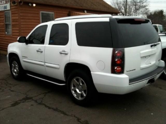 GMC Yukon 2007 photo 2