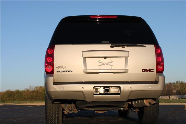 GMC Yukon 2007 photo 3