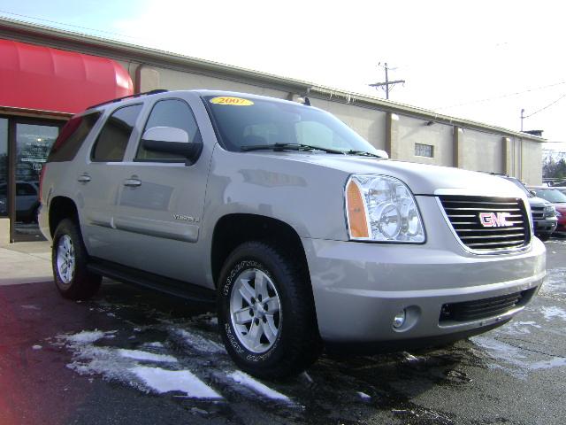 GMC Yukon 2007 photo 2