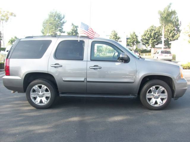 GMC Yukon 2007 photo 2