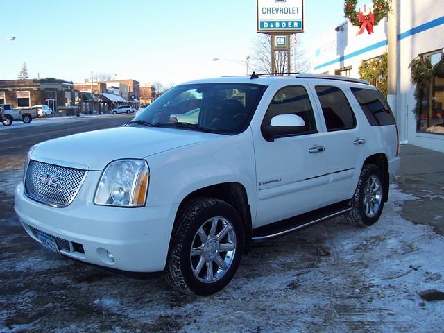 GMC Yukon 2500 12 Passanger Sport Utility