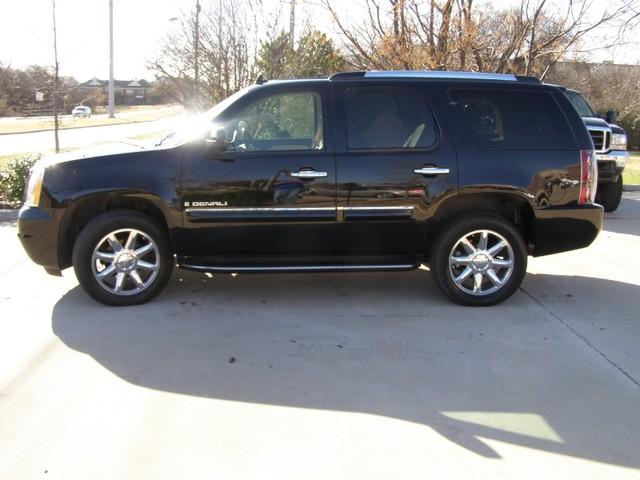 GMC Yukon 2007 photo 1