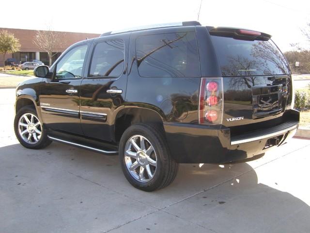 GMC Yukon 2007 photo 2