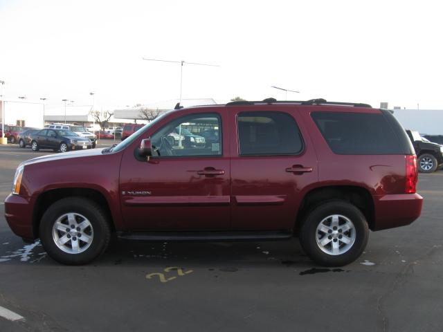 GMC Yukon 2007 photo 2