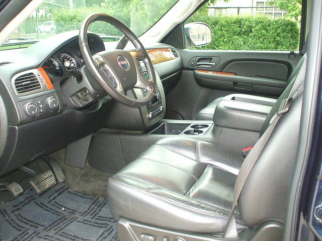GMC Yukon 2007 photo 2