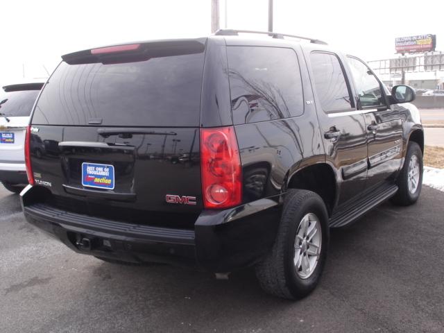 GMC Yukon 2007 photo 2