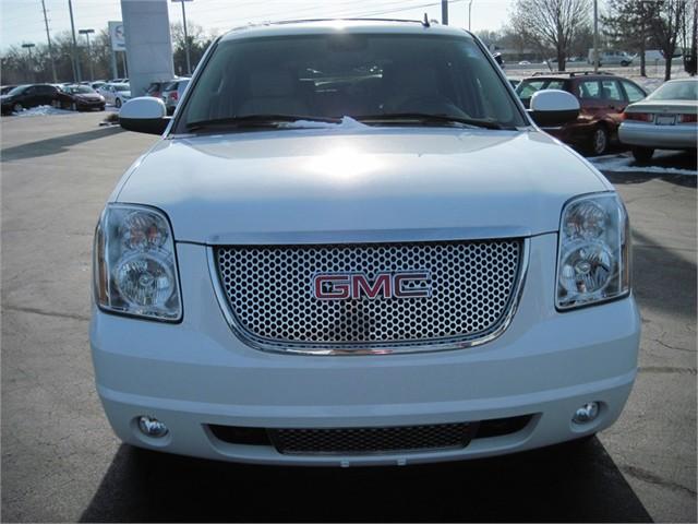 GMC Yukon 2007 photo 2