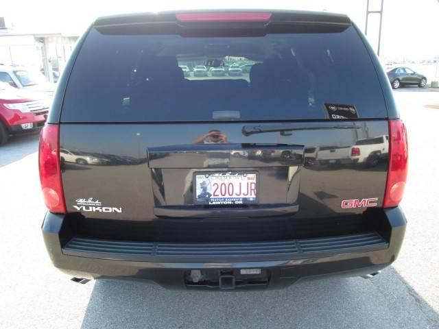 GMC Yukon 2007 photo 2
