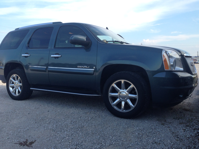 GMC Yukon 2007 photo 2