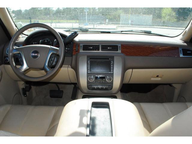 GMC Yukon 2007 photo 2