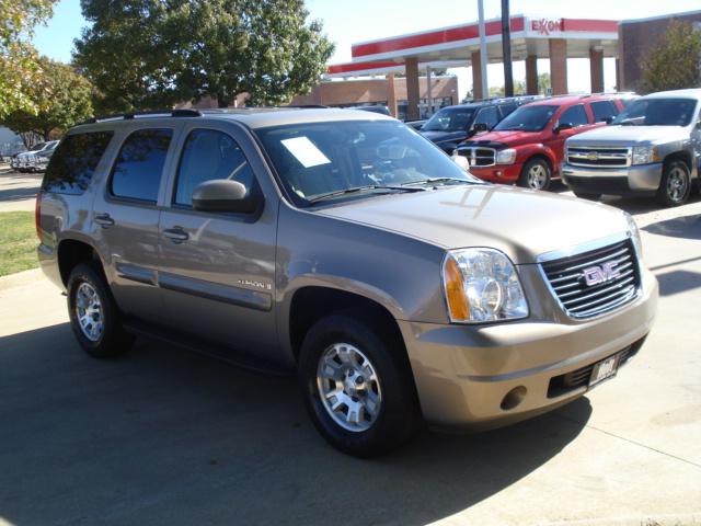 GMC Yukon 2007 photo 2