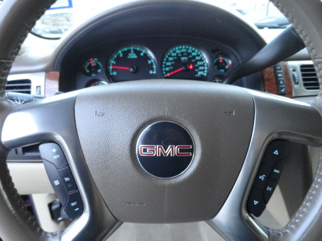GMC Yukon 2007 photo 13