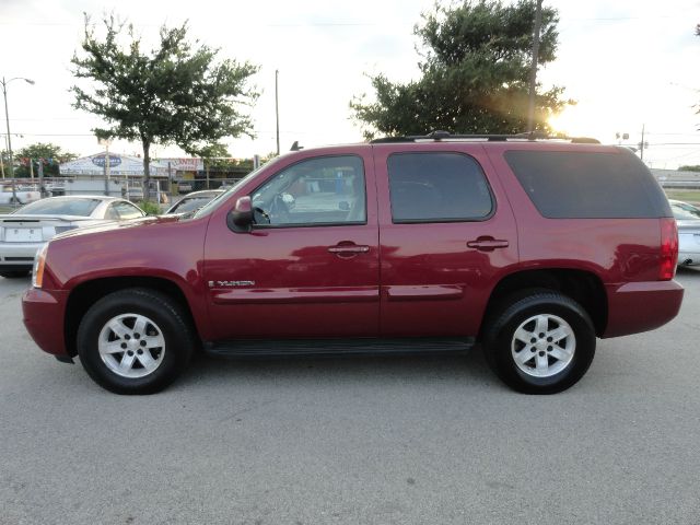 GMC Yukon 2007 photo 2