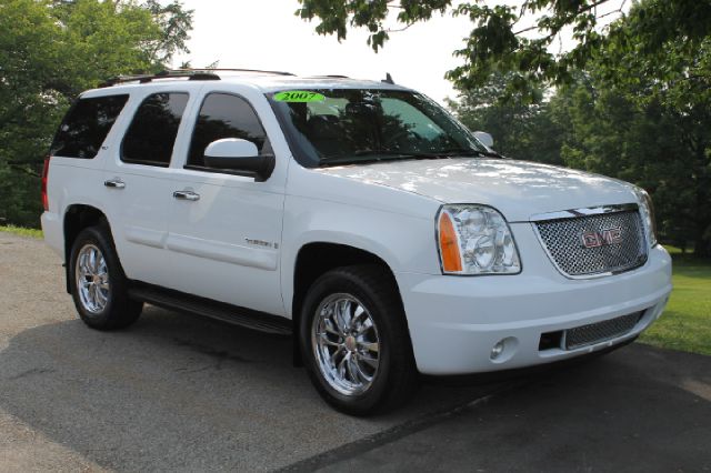 GMC Yukon 2007 photo 2