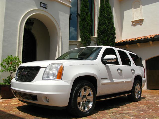 GMC Yukon 2007 photo 2