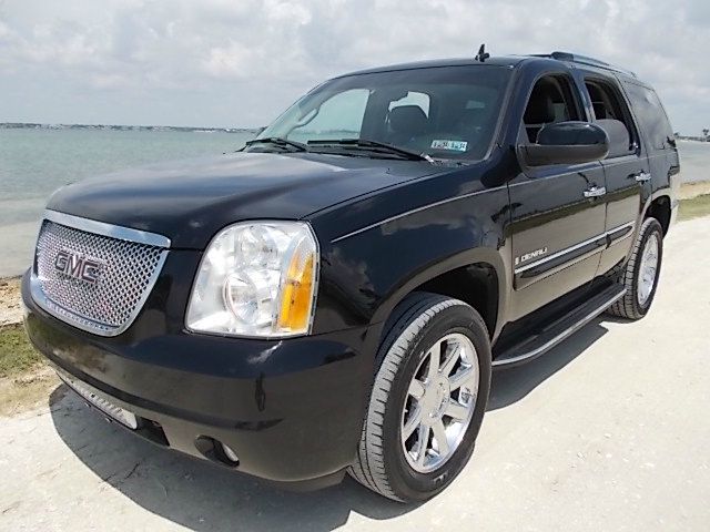 GMC Yukon 2007 photo 2