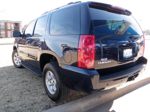 GMC Yukon 2007 photo 2