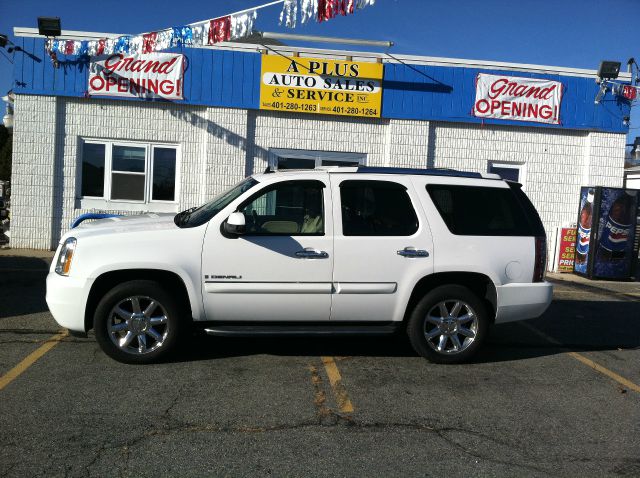 GMC Yukon 2007 photo 2