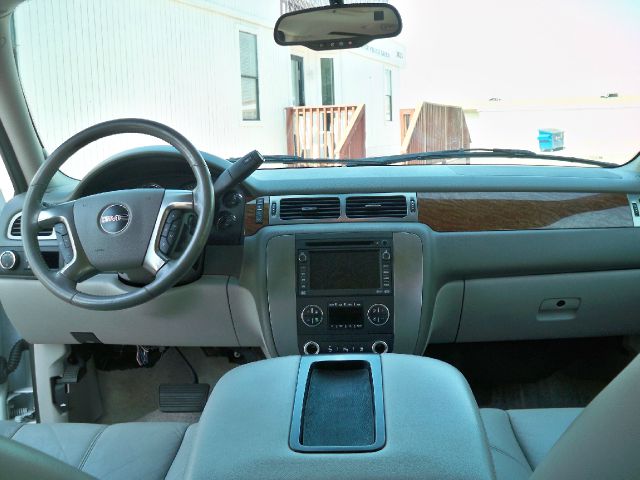 GMC Yukon 2007 photo 2
